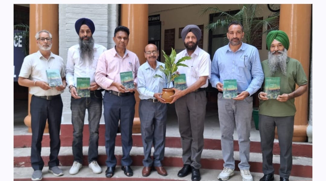 Khalsa College Mahilpur releases Dharampal Sahil's new novel 'Khora'.